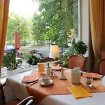 فندق Akzent Berlin Ihr Thermeplus باد بيفينسون